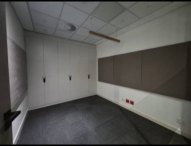1,098M² OFFICE TO LET IN SANDTON CENTRAL